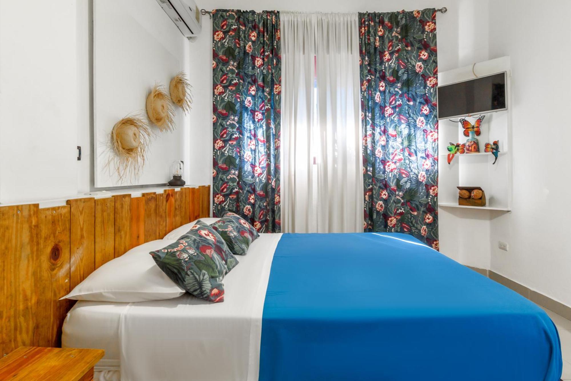 Hostal Mama Mambo - Zona Colonial Санто-Доминго Экстерьер фото